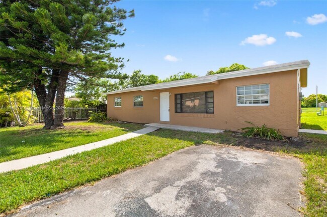 22420 SW 113th Ct in Miami, FL - Building Photo - Building Photo