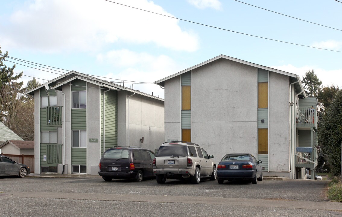 9032-9038 9th Ave SW in Seattle, WA - Building Photo