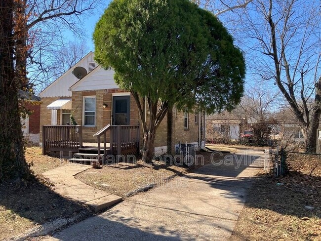 241 Henquin Dr in Ferguson, MO - Building Photo - Building Photo