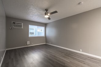 University Square Apartments in Davis, CA - Foto de edificio - Interior Photo
