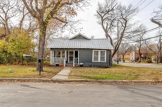 898 N Neblett Ave in Stephenville, TX - Building Photo - Building Photo