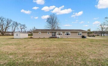 100 Essex Dr in Knoxville, TN - Building Photo - Building Photo