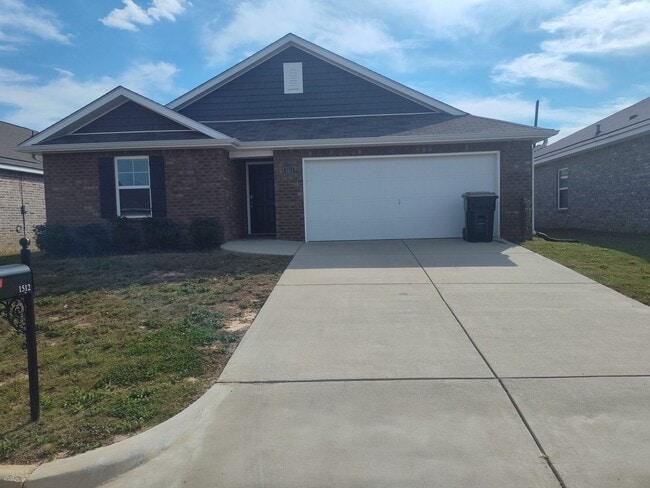 property at 1512 Heritage Cir SE