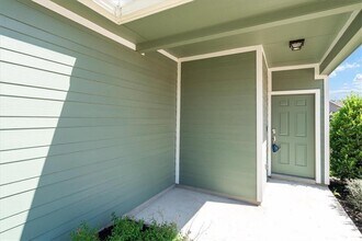 105 Wind Flower Ln in Liberty Hill, TX - Building Photo - Building Photo