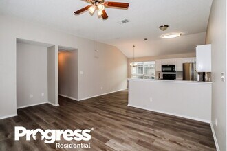 10529 Flamewood Dr in Fort Worth, TX - Building Photo - Building Photo