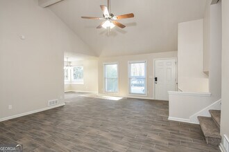 1445 Glynn Oaks Dr SW in Marietta, GA - Building Photo - Building Photo