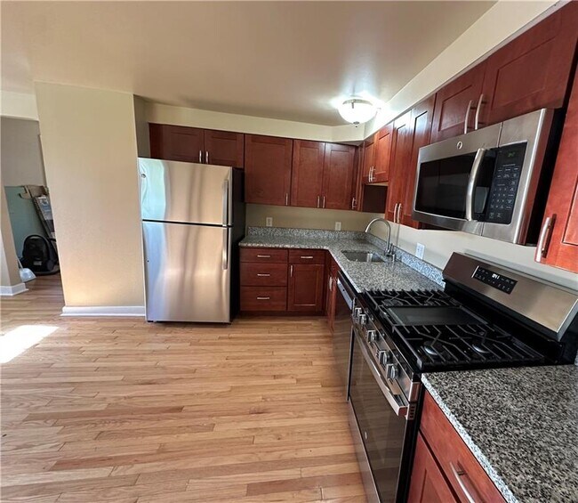 21 Bowling Ln in Westerly, RI - Building Photo - Building Photo