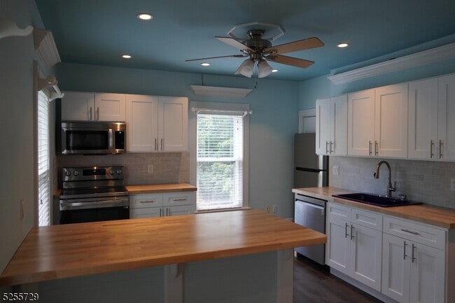 property at 96 High St