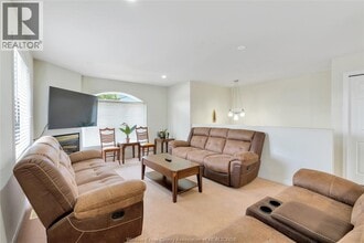 592 Banwell Dr in Windsor, ON - Building Photo - Building Photo