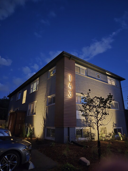 143 Ann St in Clarendon Hills, IL - Foto de edificio