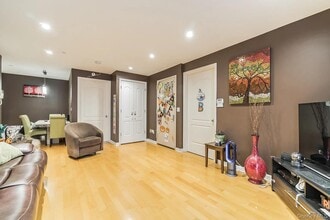 3360 Shore Pkwy in Brooklyn, NY - Building Photo - Building Photo