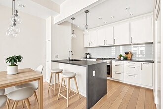 160 E 22nd St in New York, NY - Building Photo - Building Photo