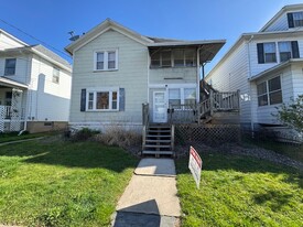 75 Wesley St, Unit 1 in Kingston, PA - Building Photo