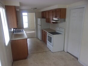 908 Mechanic St in Emporia, KS - Building Photo - Building Photo