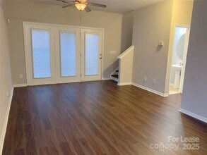 2726 Avalon Loop Rd in Charlotte, NC - Building Photo - Building Photo