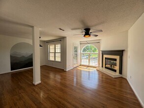 6704 W Friendly Ave in Greensboro, NC - Building Photo - Building Photo