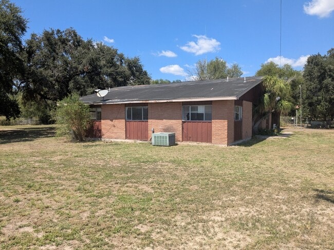 1439 N Alamo Rd in Alamo, TX - Building Photo - Building Photo