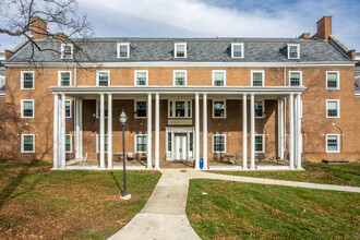 Austin Manor in Delaware, OH - Building Photo - Building Photo