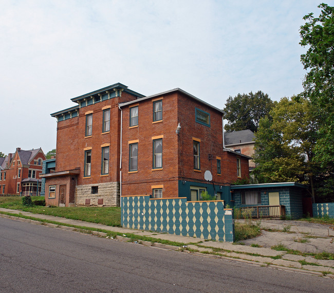 928 E High St in Springfield, OH - Building Photo - Building Photo