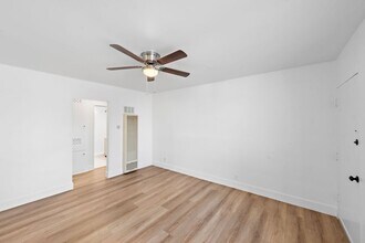 105 Avenida Rosa in San Clemente, CA - Building Photo - Building Photo