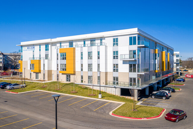 Crystal Flats in Bentonville, AR - Foto de edificio - Building Photo