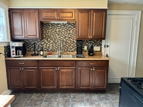 3362 Sutton Rd, Unit Floor 2 in Shaker Heights, OH - Building Photo - Building Photo