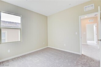 11840 Pelican Butte Ave in Las Vegas, NV - Building Photo - Building Photo