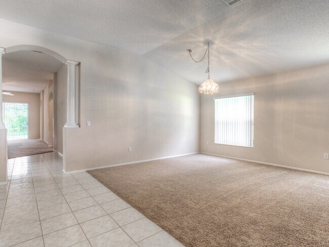 3038 Beaver Pond Trail in Valrico, FL - Building Photo - Building Photo