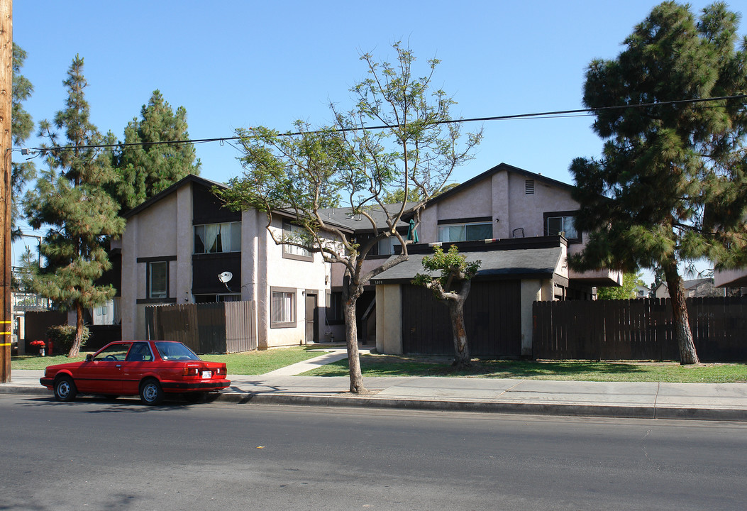 1039 W Central Ave in Santa Ana, CA - Building Photo