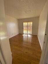 11560 Sage St, Unit 11560 Sage RD UNIT B in Adelanto, CA - Foto de edificio - Building Photo