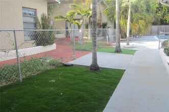 2019 Fletcher St in Hollywood, FL - Building Photo - Building Photo