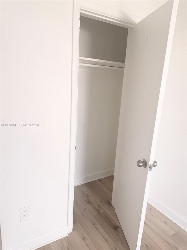 840 NW 10th St in Hallandale Beach, FL - Building Photo - Building Photo