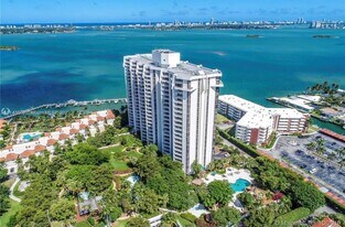 1000 Quayside Ter, Unit 511 in Miami Shores, FL - Building Photo