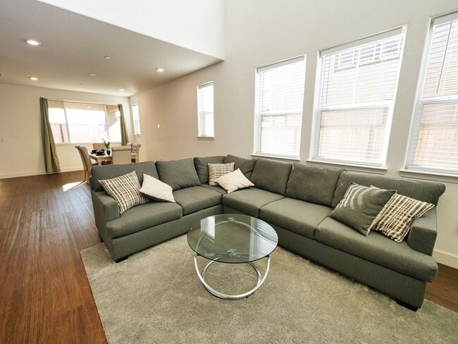 3606 Damora Ave in Sacramento, CA - Building Photo - Building Photo