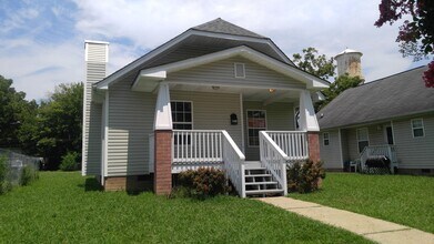 2211 E 12th St in Chattanooga, TN - Foto de edificio - Building Photo