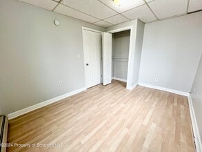363 N Garfield Ave in Scranton, PA - Foto de edificio - Building Photo
