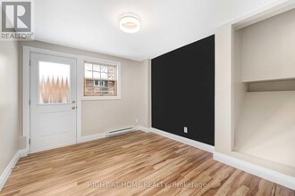 2346 Edwin Crescent in Ottawa, ON - Building Photo - Building Photo