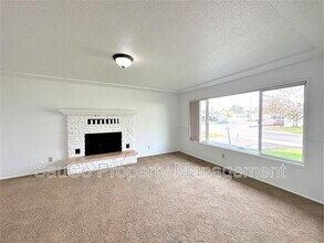 19750 SW Pike St in Beaverton, OR - Building Photo - Building Photo