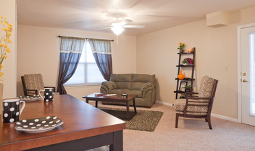 Horizon Trails Apartments in Gardner, KS - Building Photo - Building Photo