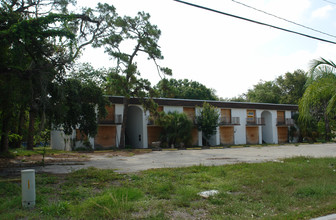 2229 Central Ave in Ft. Myers, FL - Foto de edificio - Building Photo