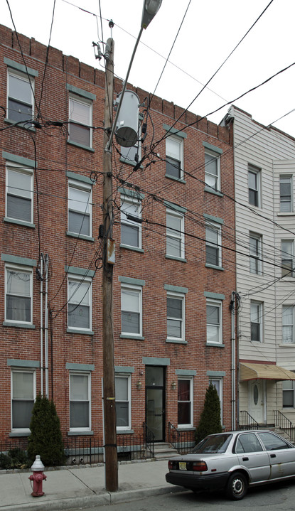 35 Concord St in Jersey City, NJ - Building Photo