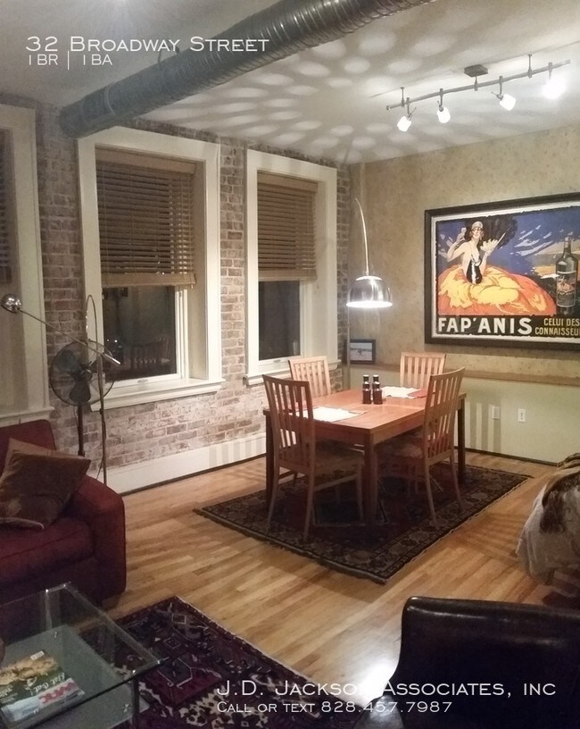 32 Broadway St in Asheville, NC - Building Photo - Building Photo