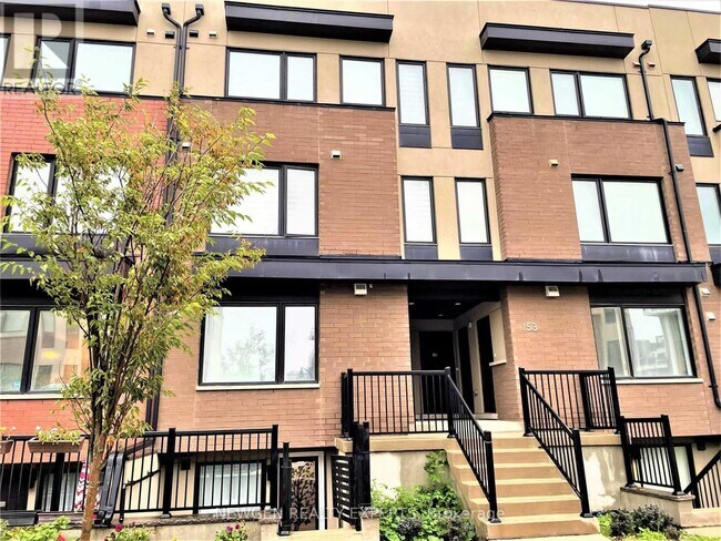 153-153 William Duncan Rd in Toronto, ON - Building Photo - Building Photo