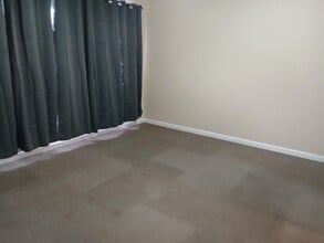 711 S Poplar St in Carbondale, IL - Building Photo - Building Photo