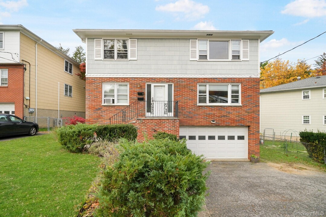 18 Park Ave in Irvington, NY - Building Photo