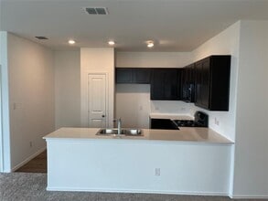 428 Halfmoon Dr in Lockhart, TX - Building Photo - Building Photo