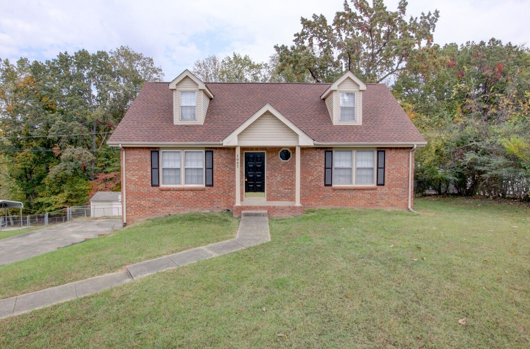 1027 Foxmoor Dr in Clarksville, TN - Building Photo