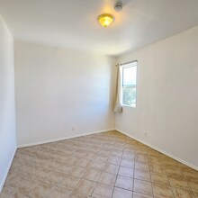 2284 Kearney Ave in San Diego, CA - Building Photo - Building Photo