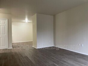 19250 Wick Rd in Allen Park, MI - Building Photo - Building Photo