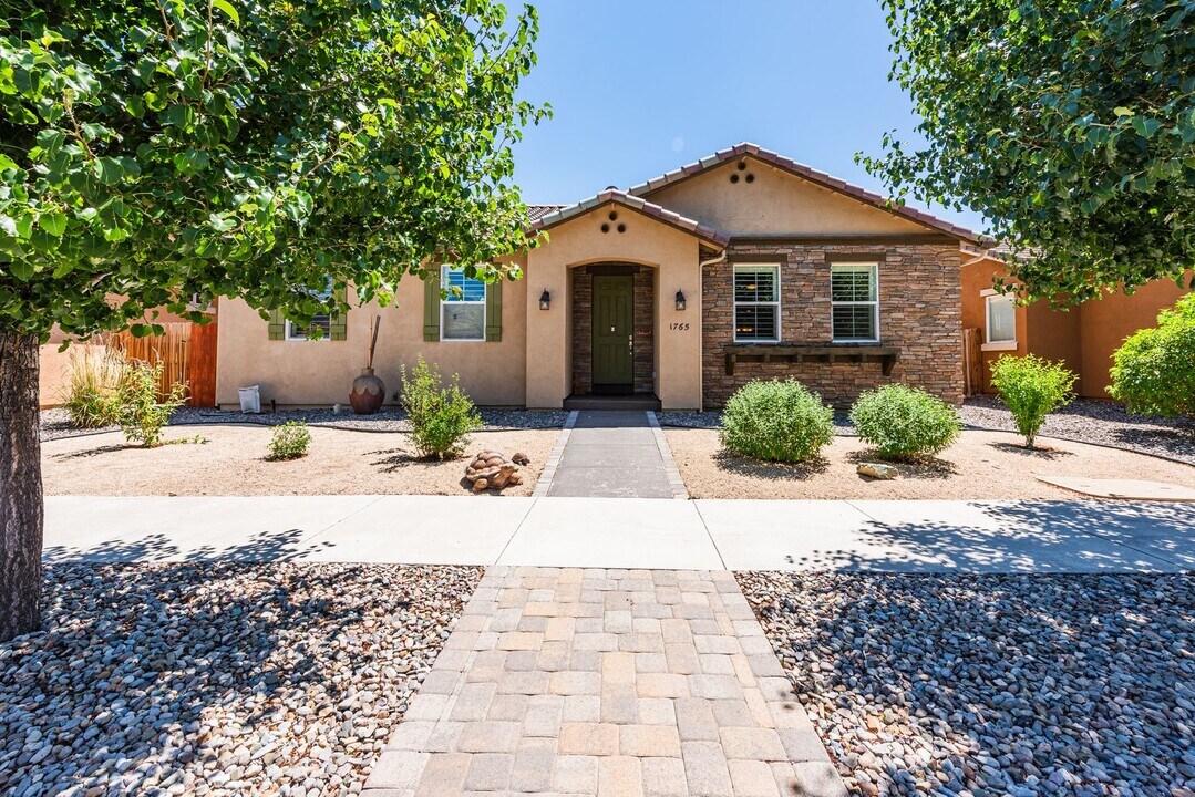 1765 La Cita Way in Minden, NV - Building Photo